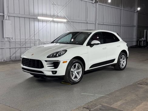 Used 2018 Porsche Macan AWD/4WD image 1