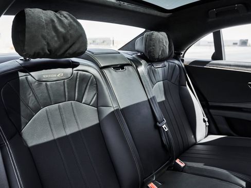 Used 2024 Bentley Flying Spur V8 AWD/4WD image 45