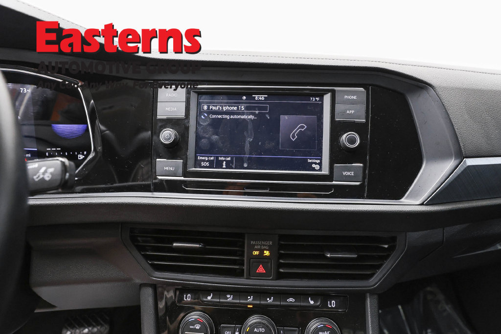 Used 2024 Volkswagen Jetta SE FWD image 13