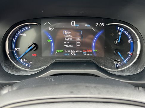Used 2025 Toyota RAV4 XLE AWD/4WD image 28