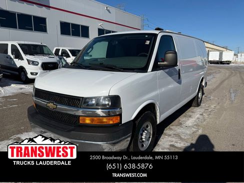 Used 2017 Chevrolet Express 3500 image 1