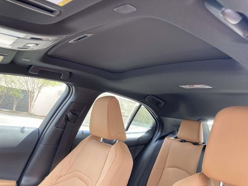 New 2026 Lexus UX 300h FWD image 13