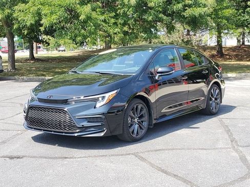 Used 2026 Toyota Corolla XSE FWD image 2