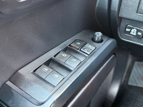 Used 2021 Toyota Tacoma SR AWD/4WD image 19