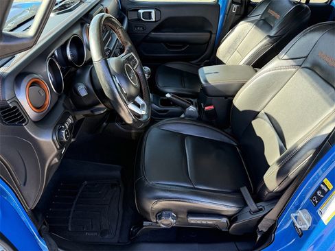 Used 2021 Jeep Gladiator Mojave w/ Cold Weather Group image 11