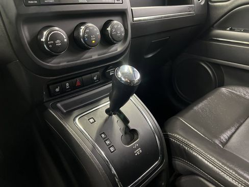 Used 2013 Jeep Compass Limited image 21