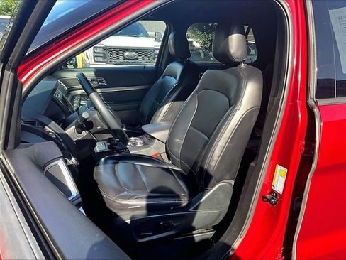 Used 2019 Ford Explorer XLT w/ Equipment Group 202A AWD/4WD image 20