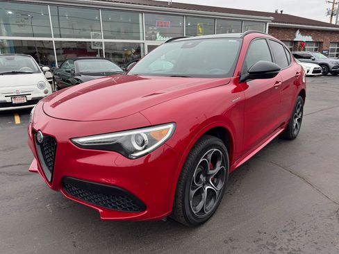 Used 2023 Alfa Romeo Stelvio Veloce image 1