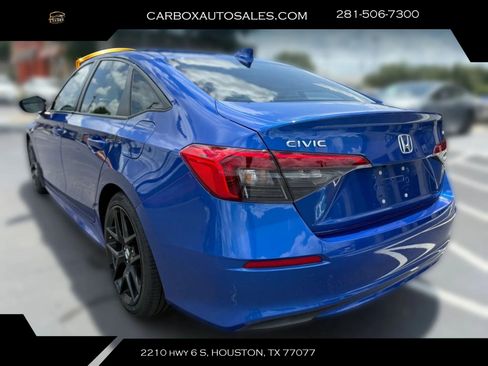 Used 2023 Honda Civic Sport image 3