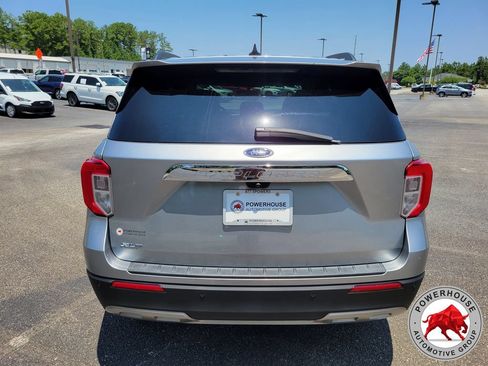 Certified 2023 Ford Explorer XLT w/ Equipment Group 202A AWD/4WD image 4