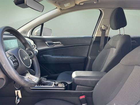 Used 2023 Kia Sportage LX image 16