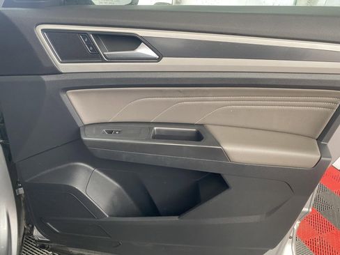 Used 2022 Volkswagen Atlas Cross Sport SEL R-Line image 7