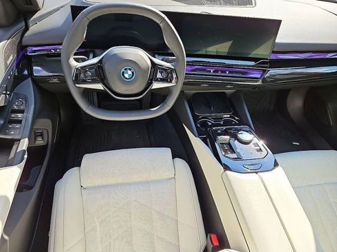 Certified 2024 BMW i5 eDrive40i w/ Premium Package image 10