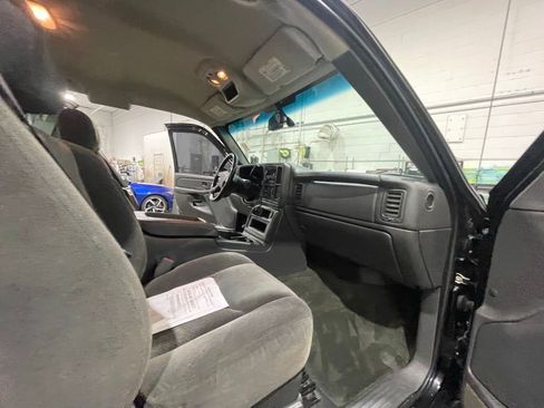 Used 2004 Chevrolet Silverado 3500 4x4 Extended Cab w/ Skid Plate Package image 15