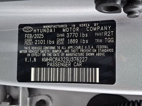 Used 2025 Hyundai Venue SEL FWD image 28