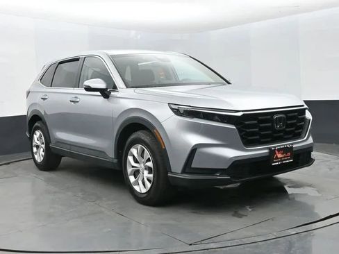Used 2025 Honda CR-V LX image 2