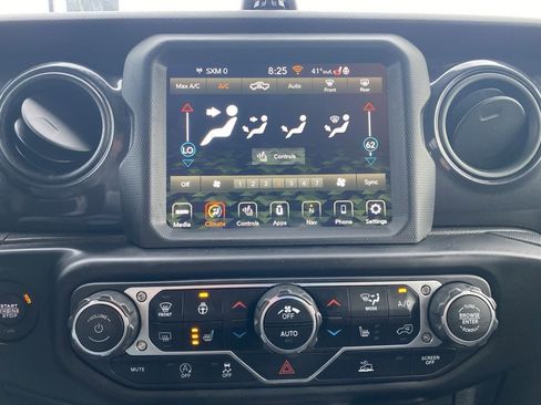 Certified 2022 Jeep Gladiator Sport image 21