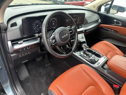 Used 2024 Kia Carnival SX Prestige FWD image 9