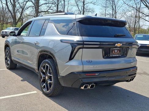 New 2025 Chevrolet Traverse High Country w/ LPO, Illumination Package FWD image 11
