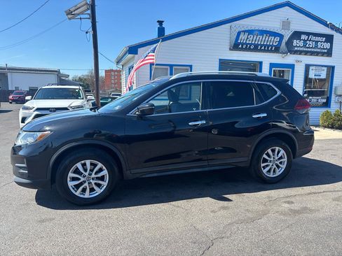 Used 2019 Nissan Rogue SV image 3