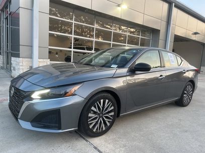 Used 2024 Nissan Altima 2.5 SV