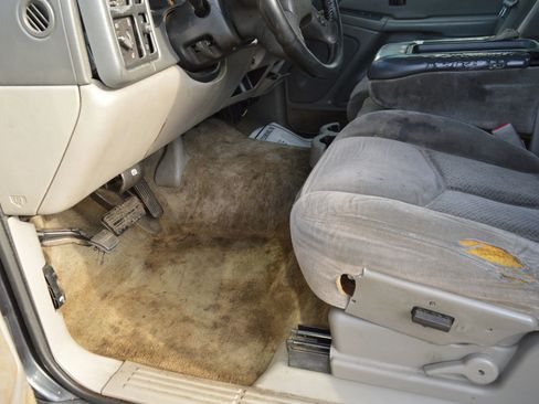 Used 2005 Chevrolet Tahoe LS image 14