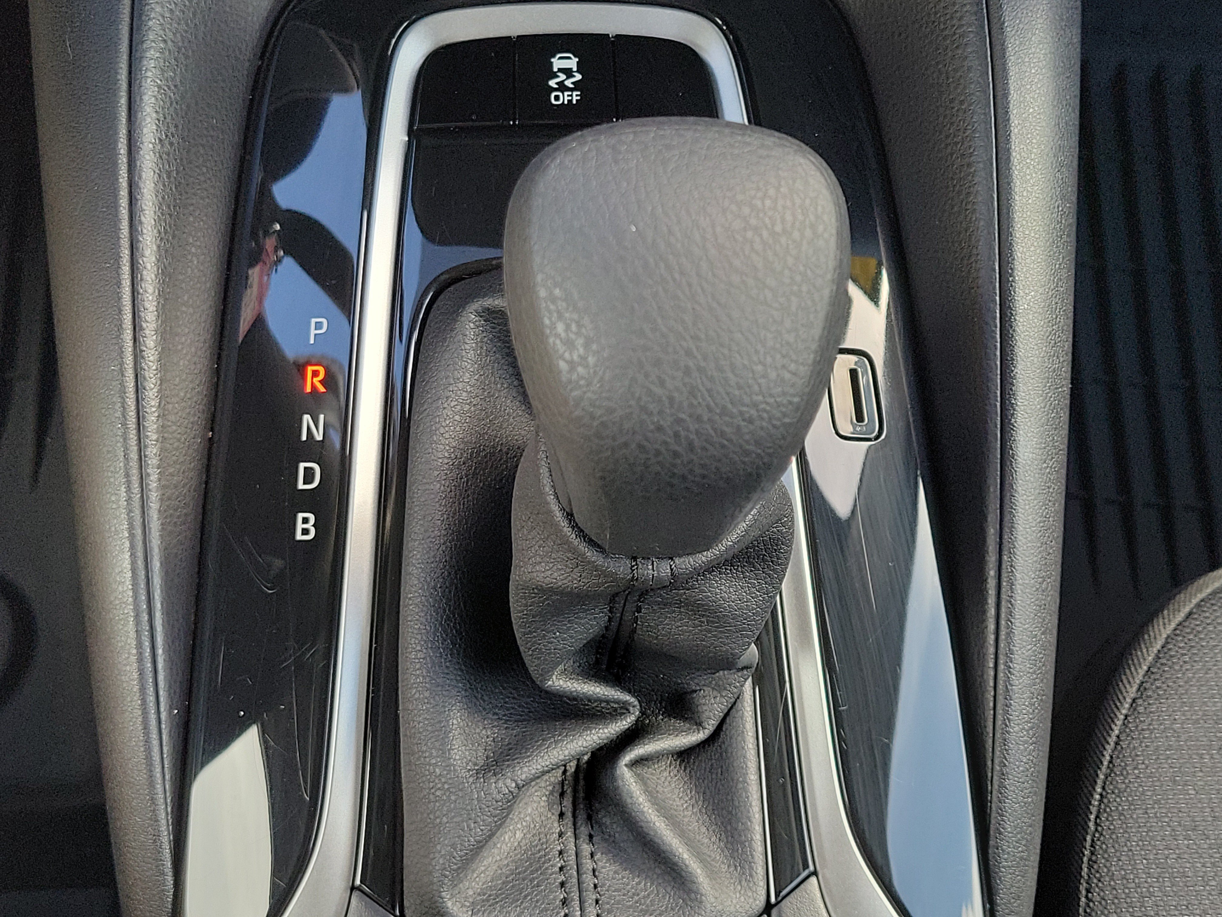 Certified 2025 Toyota Corolla LE FWD image 23