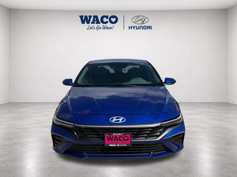 Used 2024 Hyundai Elantra SEL FWD image 2