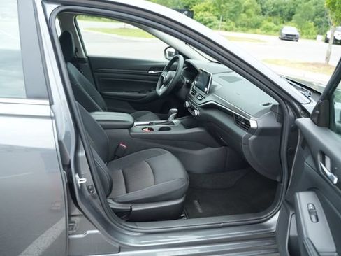 Used 2025 Nissan Altima 2.5 SV FWD image 20
