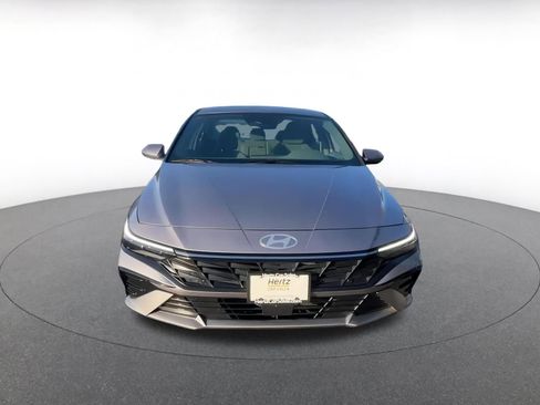 Used 2025 Hyundai Elantra SEL image 4