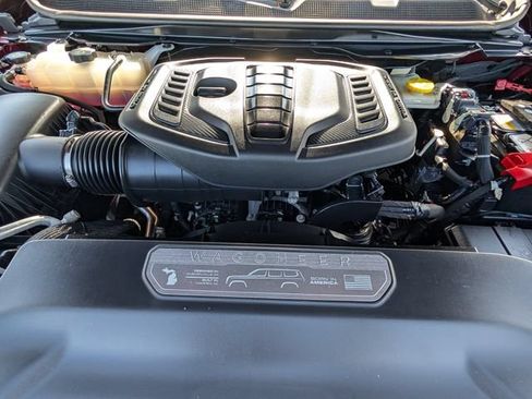 Used 2023 Jeep Wagoneer Series II AWD/4WD image 34