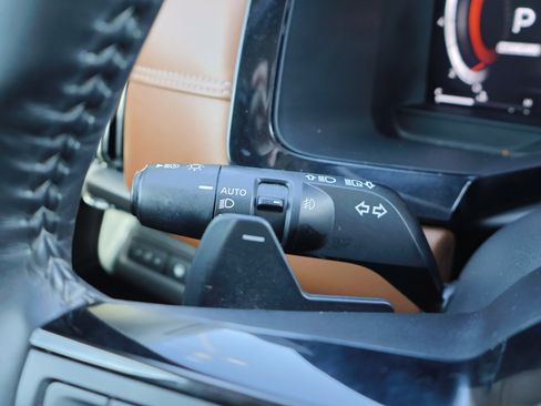 Used 2022 Nissan Pathfinder Platinum w/ Cargo Package image 19