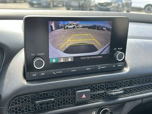 Used 2023 Honda HR-V LX image 15