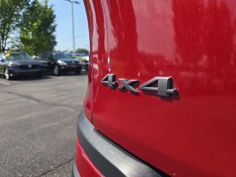 Used 2017 Jeep Cherokee Trailhawk w/ Comfort/Convenience Group AWD/4WD image 11
