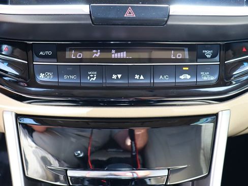 Used 2017 Honda Accord EX-L image 45