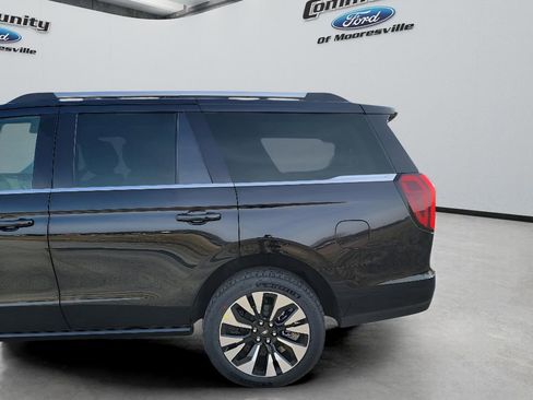 New 2026 Ford Expedition Platinum w/ Driver's Package image 6