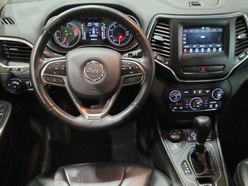 Used 2019 Jeep Cherokee Latitude Plus w/ Comfort/Convenience Group image 22