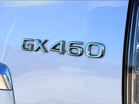 Used 2023 Lexus GX 460 Premium w/ Premium Plus Package image 9