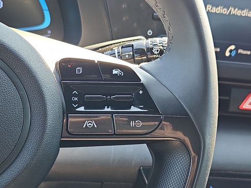 Used 2025 Hyundai Elantra Sport FWD image 19