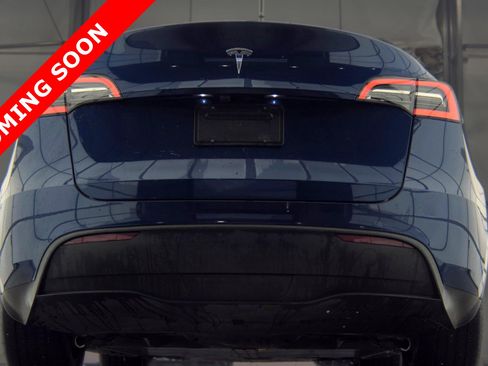 Used 2024 Tesla Model Y 2WD image 4