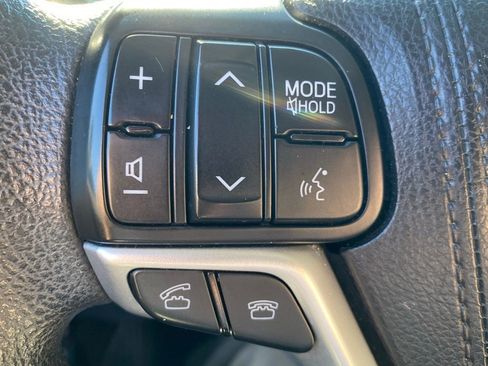 Used 2017 Toyota Sienna L image 26