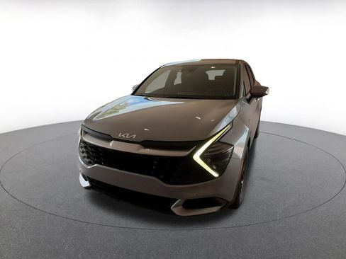 Used 2025 Kia Sportage LX image 7