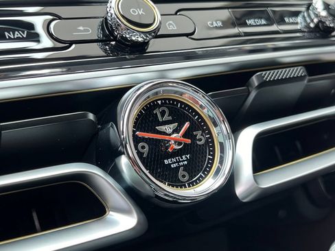 Used 2026 Bentley Flying Spur Plug-In Hybrid AWD/4WD image 29