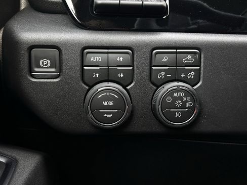 New 2026 Chevrolet Silverado 1500 LTZ w/ LTZ Premium Texas Edition AWD/4WD image 19