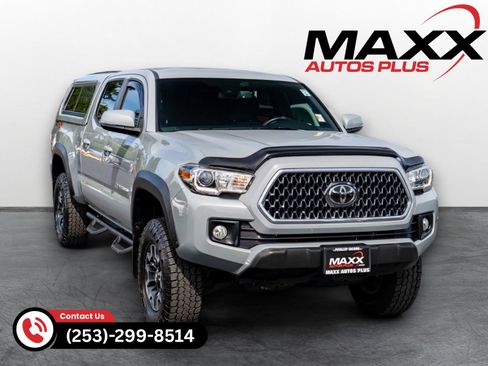 Used 2018 Toyota Tacoma TRD Off-Road AWD/4WD image 1