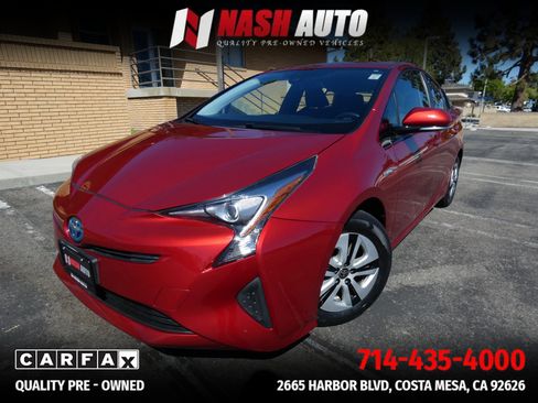 Used 2017 Toyota Prius Three w/ Carpet Mat Package FWD image 16