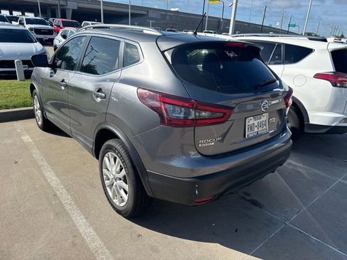 Used 2020 Nissan Rogue Sport SV w/ Technology Package FWD image 6