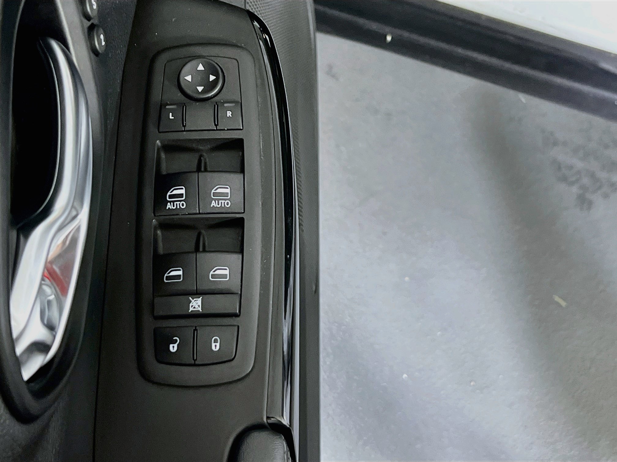 Used 2023 Jeep Cherokee Altitude Lux w/ Lux Elite Package AWD/4WD image 18