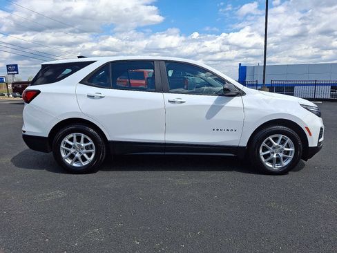 Used 2023 Chevrolet Equinox LS image 7