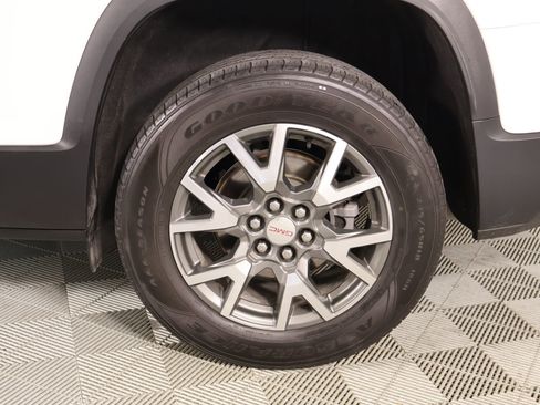 Used 2022 GMC Acadia SLE image 18